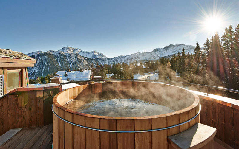 Hotel-Apogee-hot-tub-balcony