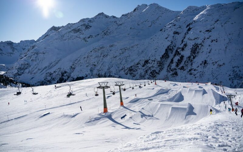 large_St_Anton_am_Arlberg_001 Best Après-Ski: St. Anton, Tirol.
