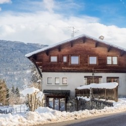 Chalet in French Alps – Haute Savoie – 4 bedroom, ski chalet for sale in St Gervais with 2 bed apartment, great view of Mont Blanc, less than an hour to Geneva